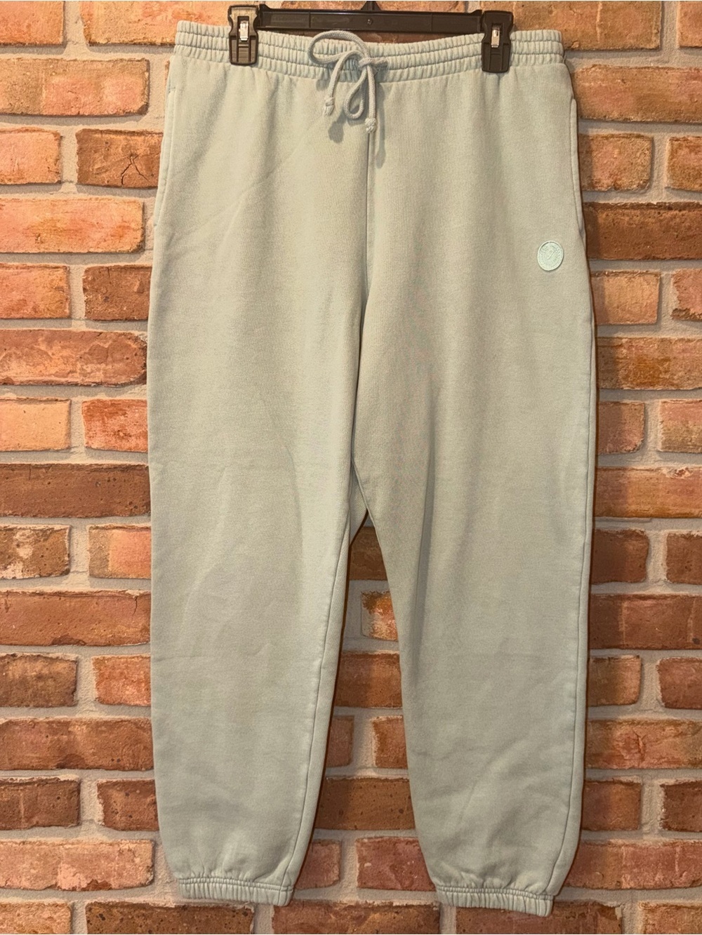 💚 PINK (Victoria’s Secret) Sage Green Sweatpants – Size Medium 💚